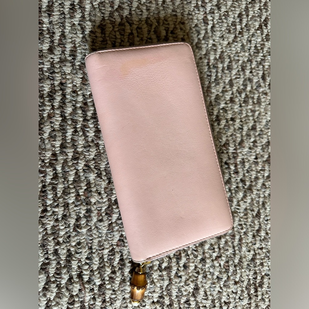 Gucci Women's Zip-Around Leather Wallet in Light Pink - Picture 2 of 11